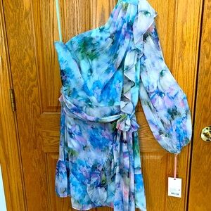 Flowing beautiful one shoulder dress by Alex Marie. Homecoming!